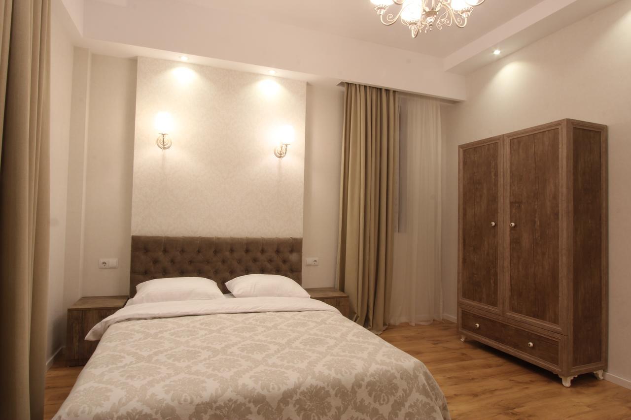 New Apartment In Old Тбилиси Екстериор снимка