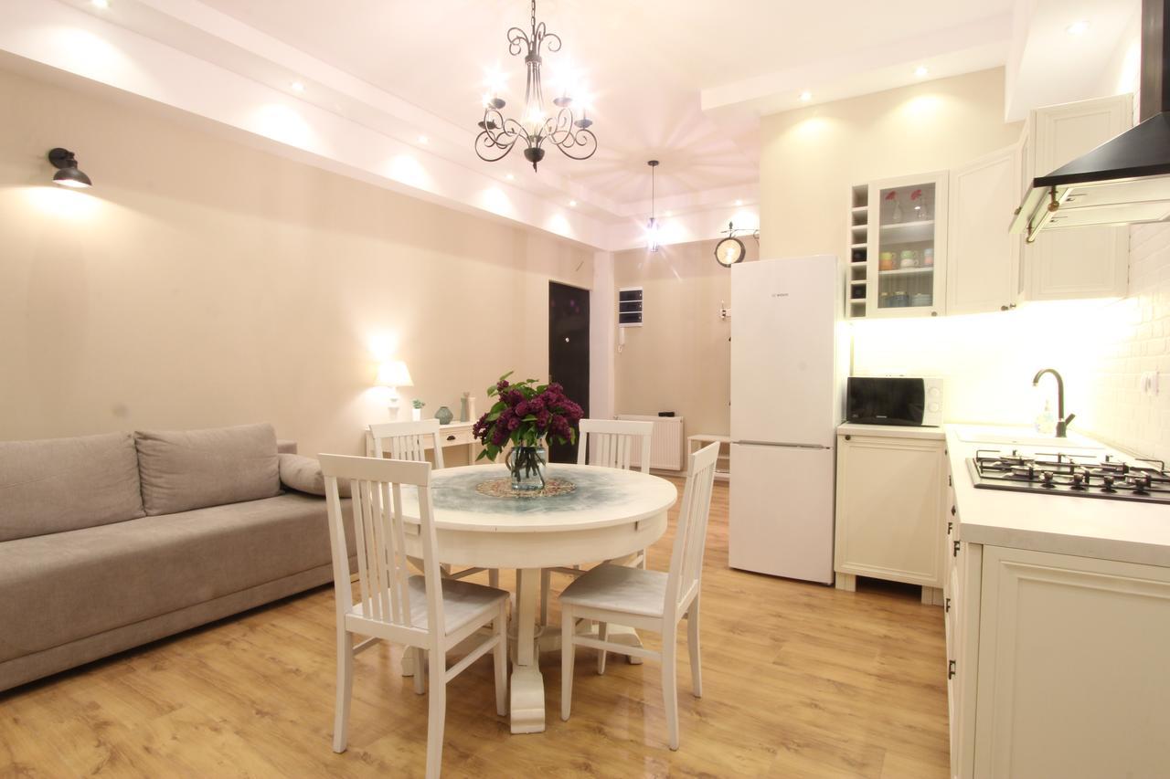 New Apartment In Old Тбилиси Екстериор снимка