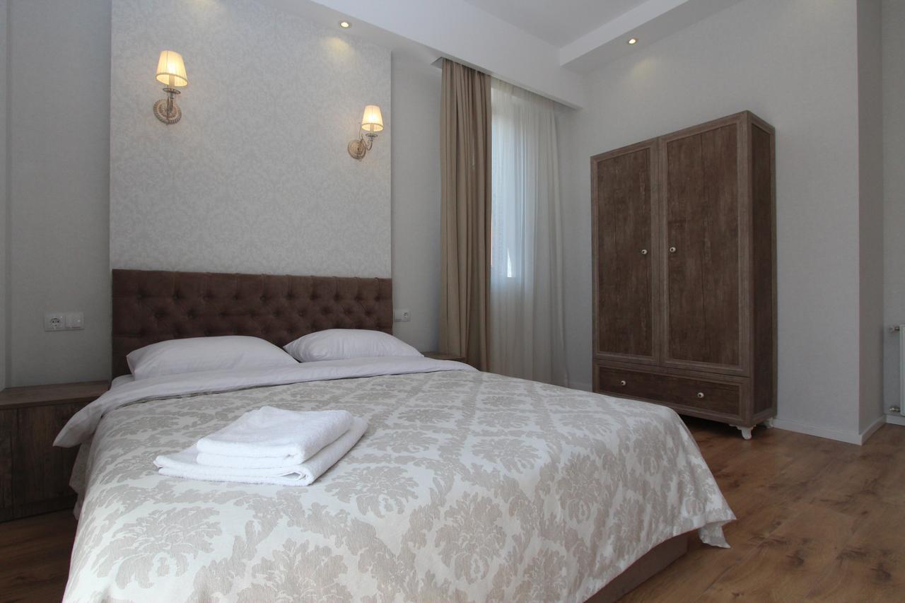 New Apartment In Old Тбилиси Екстериор снимка